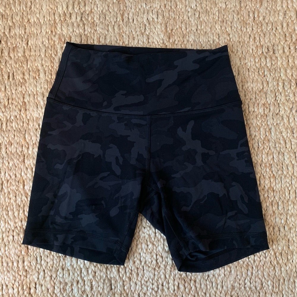 Wunder Train High-Rise Short 6"